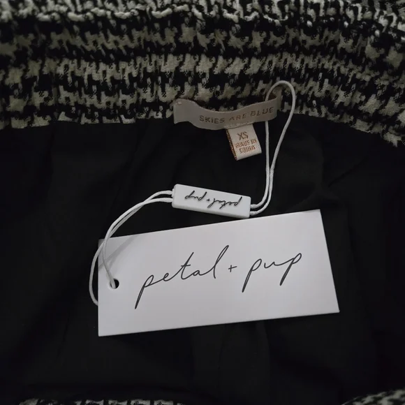 Petal & Pup Classic Black and White Plaid Women's Skort Size XS NWT - Picture 4 of 7